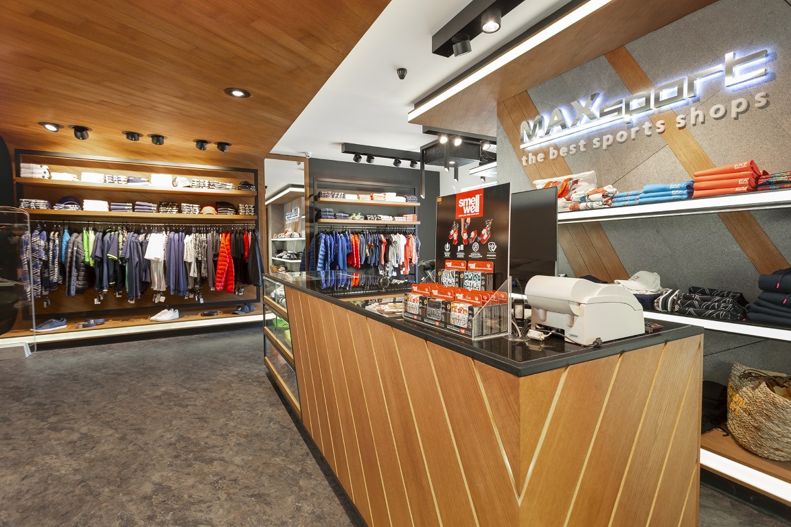 МАГАЗИН MAXSPORT Хотел КEМПИНСКИ